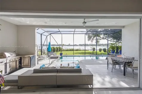 1058 Lake Carrie Drive Lake Placid FL 33852