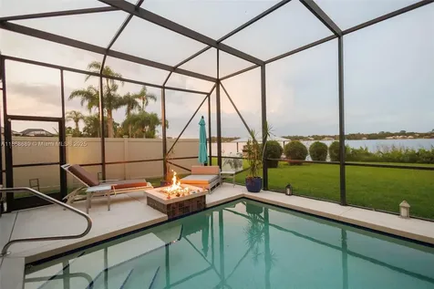 1058 Lake Carrie Drive Lake Placid FL 33852