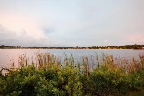 1058 Lake Carrie Drive Lake Placid FL 33852