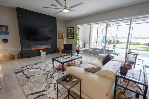 1058 Lake Carrie Drive Lake Placid FL 33852