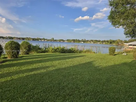 1058 Lake Carrie Drive Lake Placid FL 33852