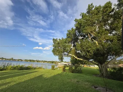 1058 Lake Carrie Drive Lake Placid FL 33852