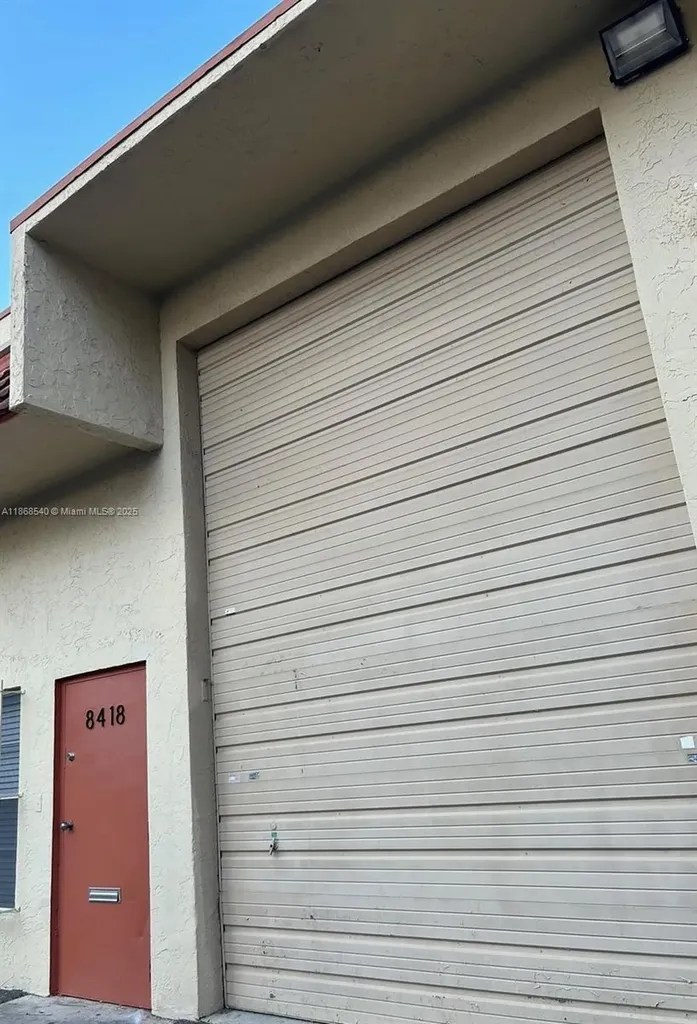 8418 NW 61st Street Miami FL 33166