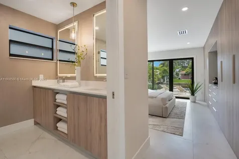 1004 Guava Isle Fort Lauderdale FL 33315