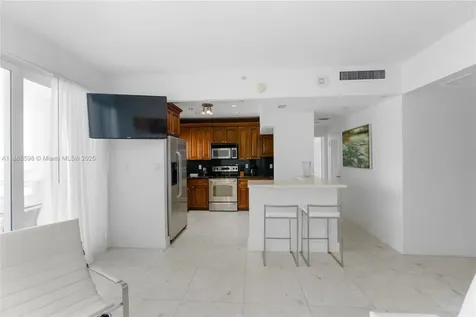 100 Lincoln Road Miami Beach FL 33139