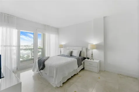 100 Lincoln Road Miami Beach FL 33139