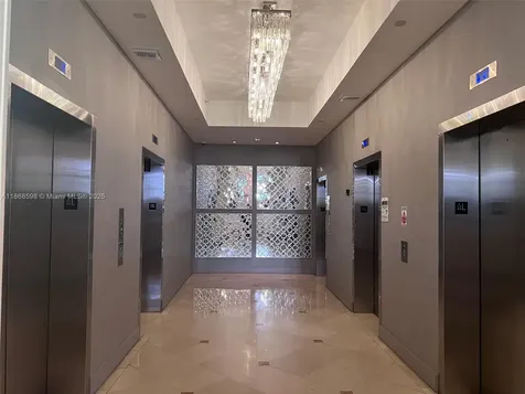 100 Lincoln Road Miami Beach FL 33139
