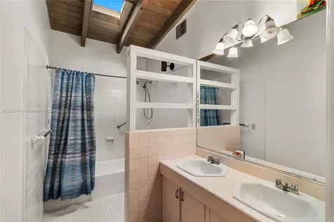 12535 SW 60th Court Pinecrest FL 33156