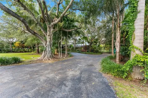 12535 SW 60th Court Pinecrest FL 33156