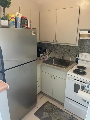 7904 West Drive Miami Beach FL 33141