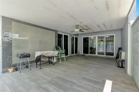 910 NW 133rd Avenue Miami FL 33182