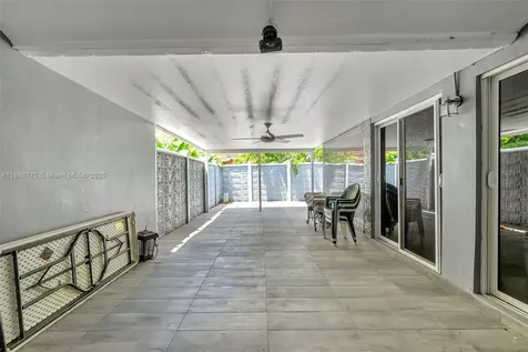910 NW 133rd Avenue Miami FL 33182