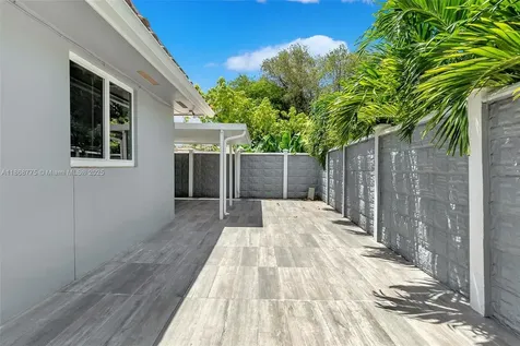 910 NW 133rd Avenue Miami FL 33182