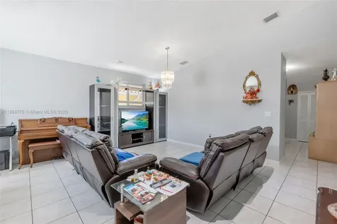 910 NW 133rd Avenue Miami FL 33182