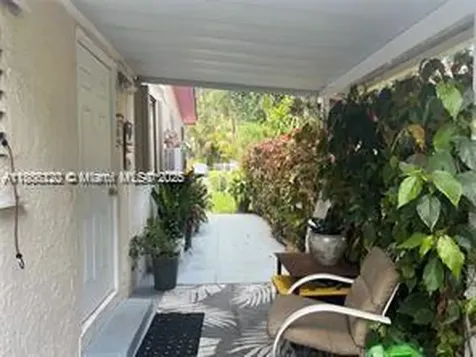 1527 NW 101st Street Miami FL 33147