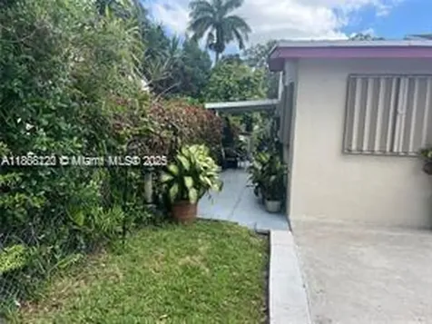 1527 NW 101st Street Miami FL 33147