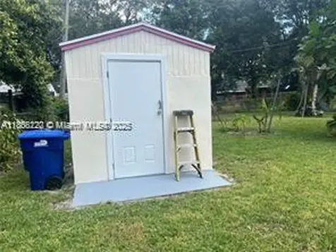 1527 NW 101st Street Miami FL 33147