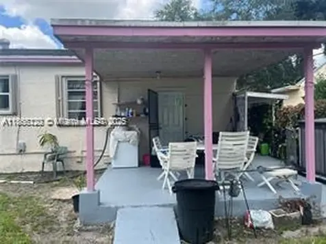 1527 NW 101st Street Miami FL 33147