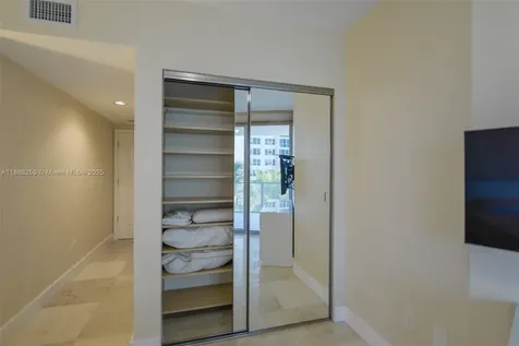 3101 S Ocean Drive Hollywood FL 33019
