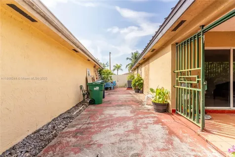 14309 SW 52nd Street Miami FL 33175