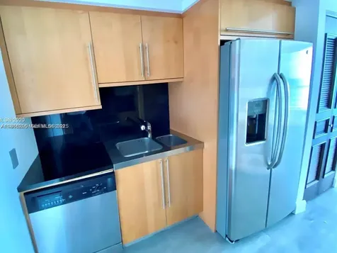 6365 Collins Ave(avail 04/05/2026) Miami Beach FL 33141