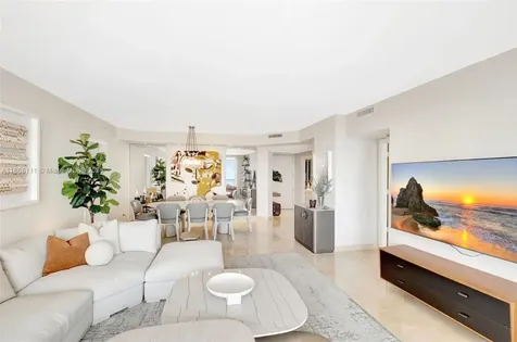 848 Brickell Key Drive Miami FL 33131