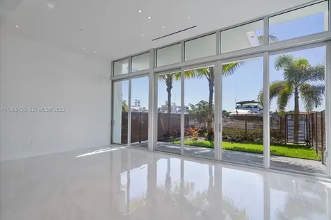 3750 Yacht Club Drive Aventura FL 33180