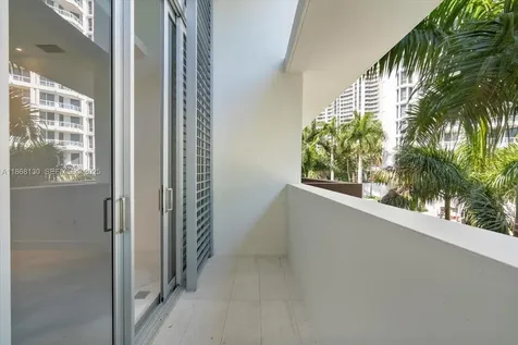 3750 Yacht Club Drive Aventura FL 33180