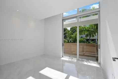 3750 Yacht Club Drive Aventura FL 33180
