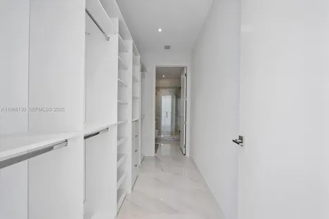3750 Yacht Club Drive Aventura FL 33180