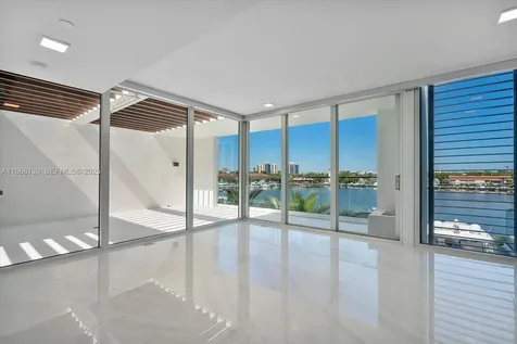 3750 Yacht Club Drive Aventura FL 33180