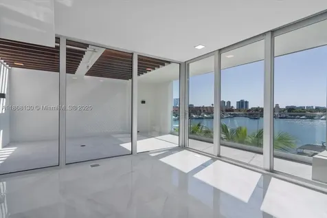 3750 Yacht Club Drive Aventura FL 33180