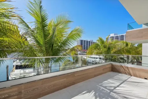 3750 Yacht Club Drive Aventura FL 33180