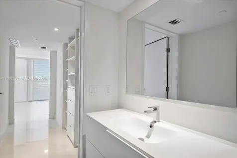 3750 Yacht Club Drive Aventura FL 33180
