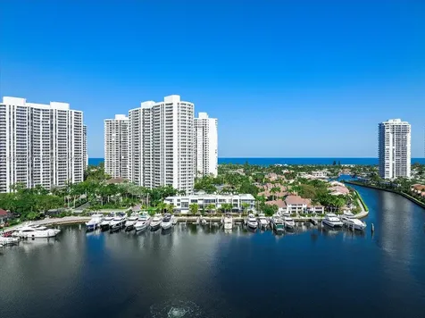 3750 Yacht Club Drive Aventura FL 33180