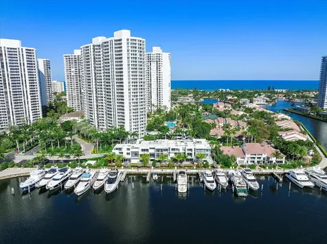 3750 Yacht Club Drive Aventura FL 33180