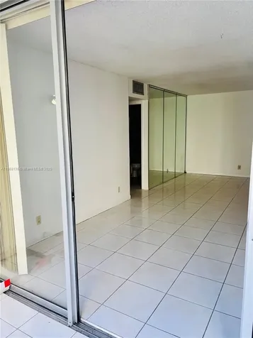 950 NE 199th Street Miami FL 33179
