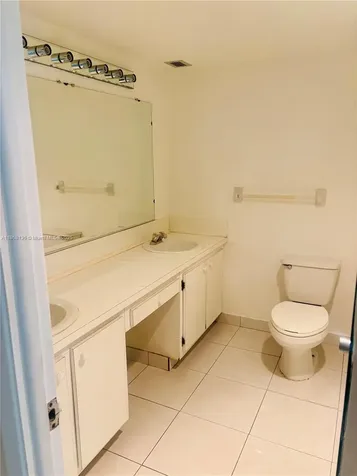 950 NE 199th Street Miami FL 33179
