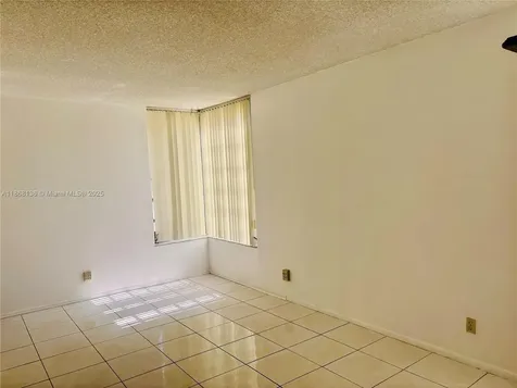 950 NE 199th Street Miami FL 33179