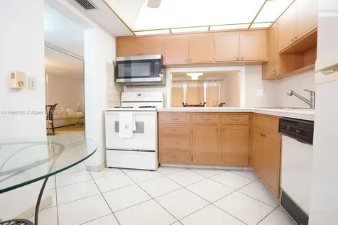 215 SE 3rd Avenue Hallandale Beach FL 33009