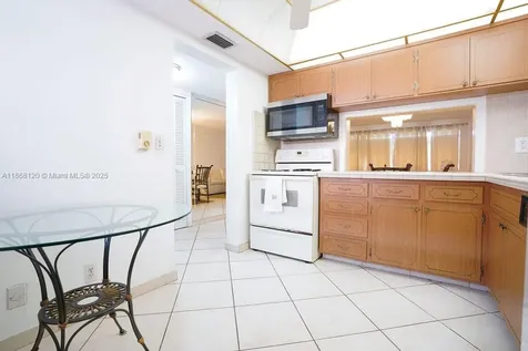 215 SE 3rd Avenue Hallandale Beach FL 33009