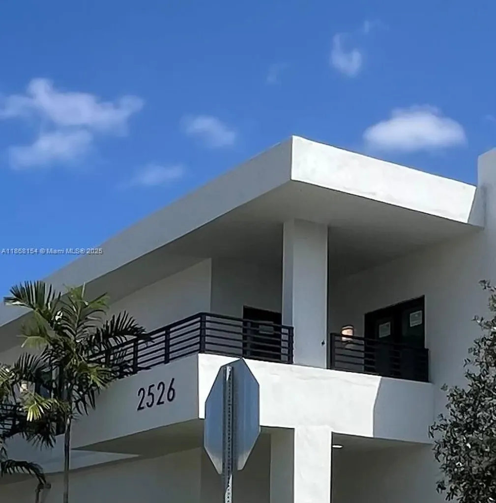 2526 Pierce Street Hollywood FL 33020