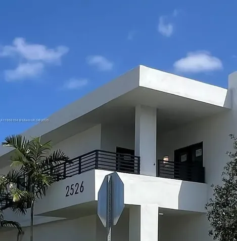 2526 Pierce Street Hollywood FL 33020