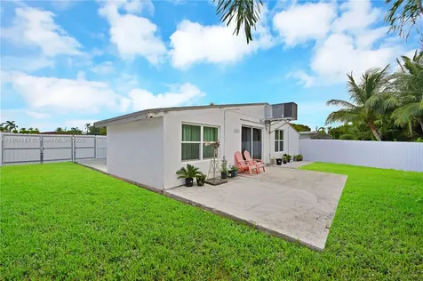2615 Liberty Street Hollywood FL 33020