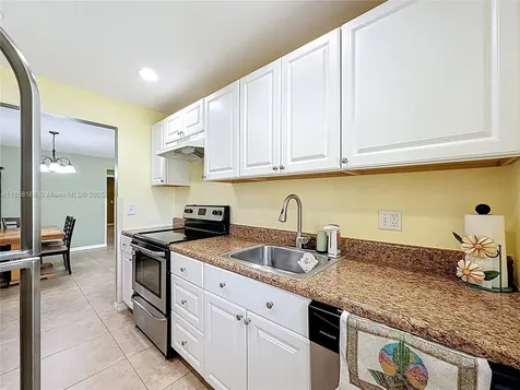 290 Main Boulevard Boynton Beach FL 33435