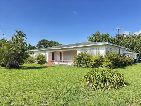 102 SW 1st Avenue Hallandale Beach FL 33009