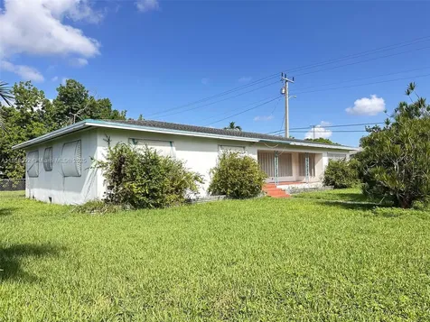 102 SW 1st Avenue Hallandale Beach FL 33009