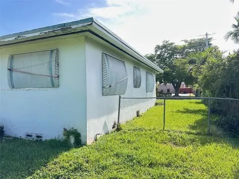 102 SW 1st Avenue Hallandale Beach FL 33009