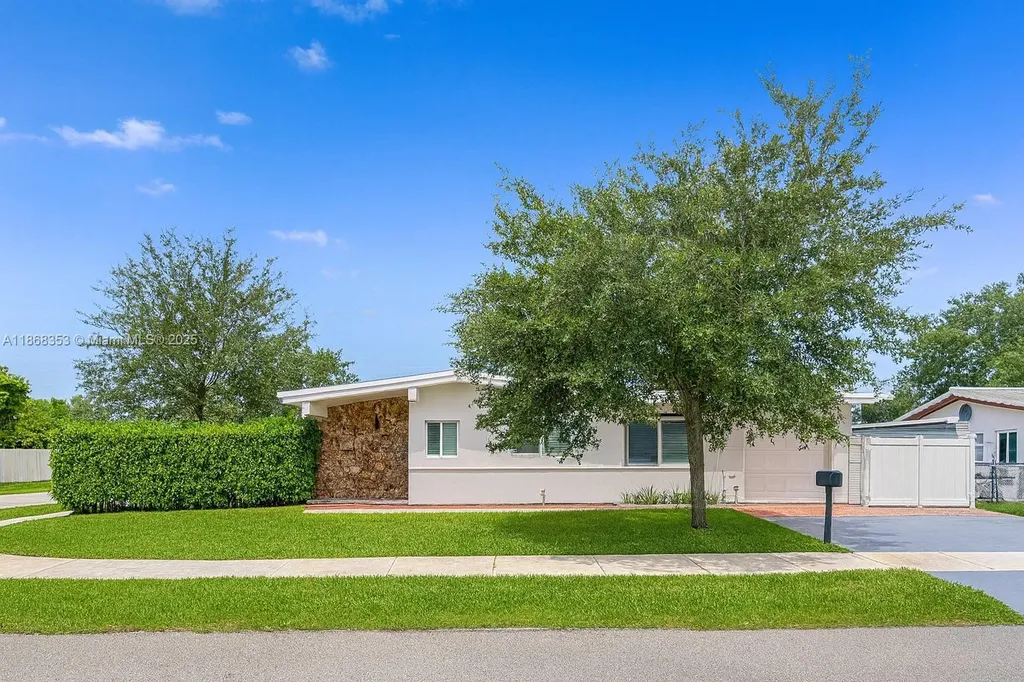 5250 SW 96th Avenue Miami FL 33165