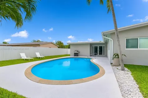 5250 SW 96th Avenue Miami FL 33165